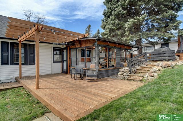 4434 R Street, Omaha, NE 68107