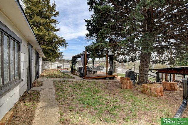 4434 R Street, Omaha, NE 68107