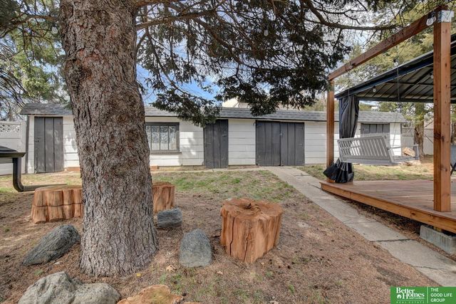 4434 R Street, Omaha, NE 68107