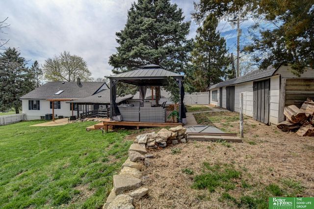 4434 R Street, Omaha, NE 68107