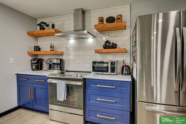 4434 R Street, Omaha, NE 68107