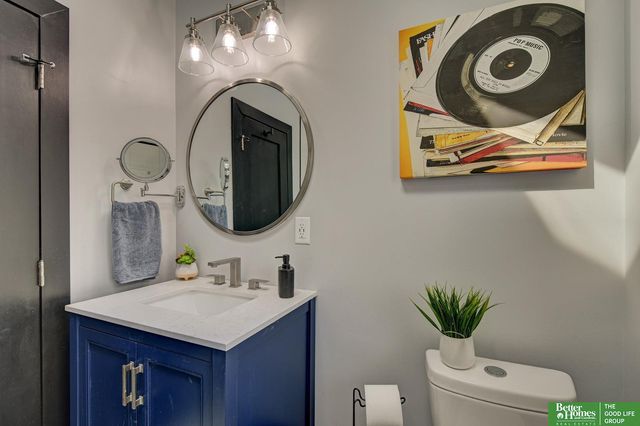 4434 R Street, Omaha, NE 68107