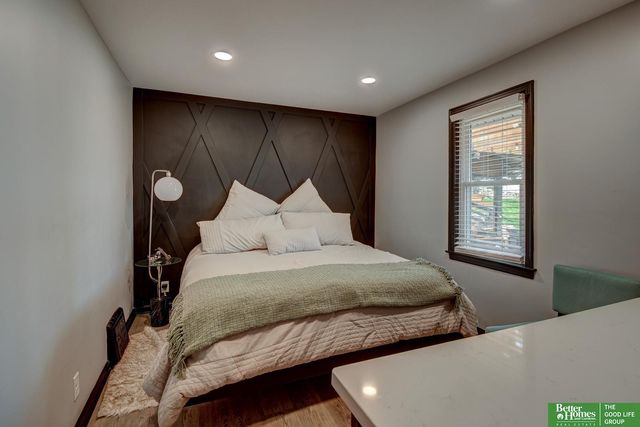 4434 R Street, Omaha, NE 68107