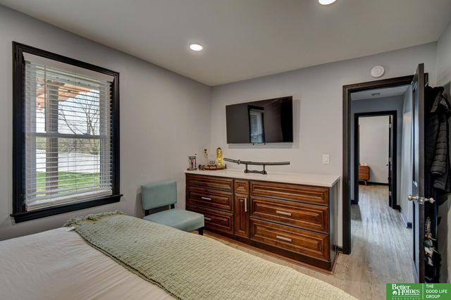 4434 R Street, Omaha, NE 68107