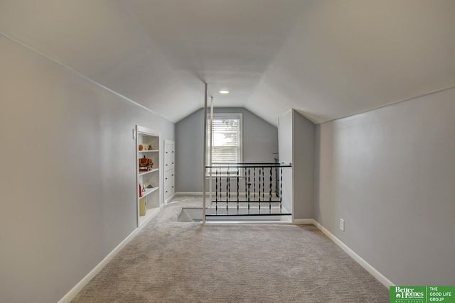 4434 R Street, Omaha, NE 68107