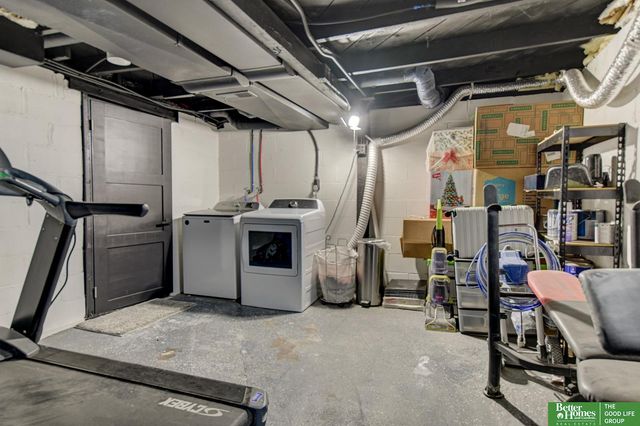 4434 R Street, Omaha, NE 68107