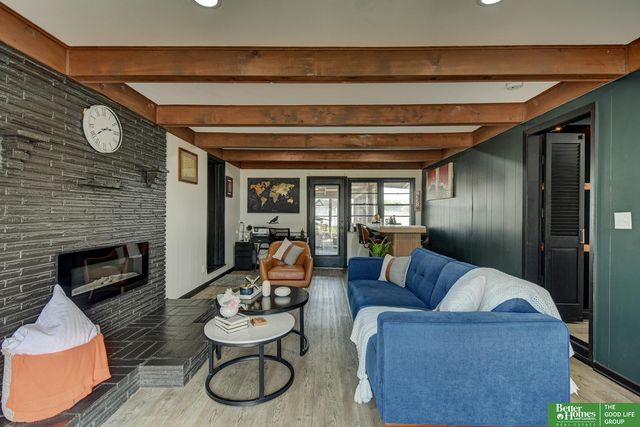 4434 R Street, Omaha, NE 68107