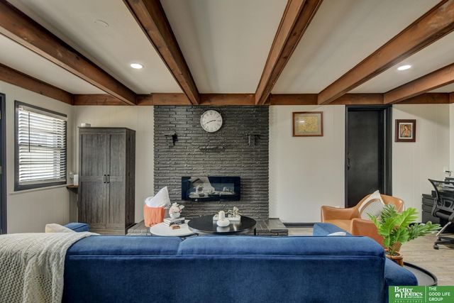 4434 R Street, Omaha, NE 68107