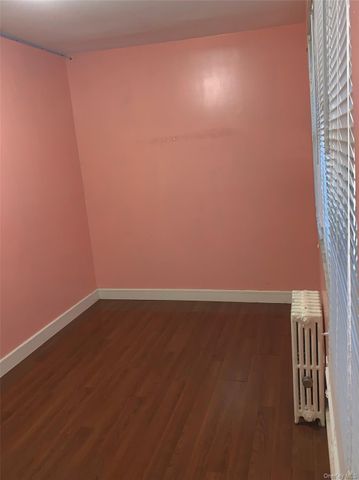 8674 108th Street, Richmond Hill, NY 11418