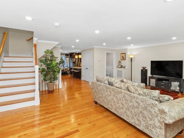 172 Bright Street 3, Waltham, MA 02453