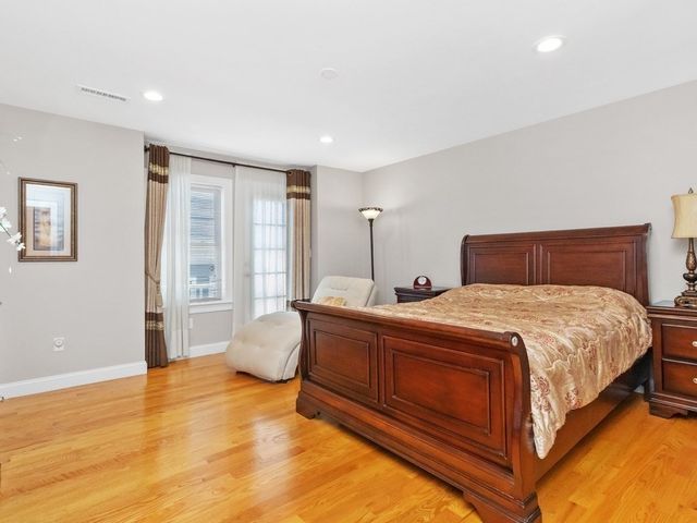 172 Bright Street 3, Waltham, MA 02453