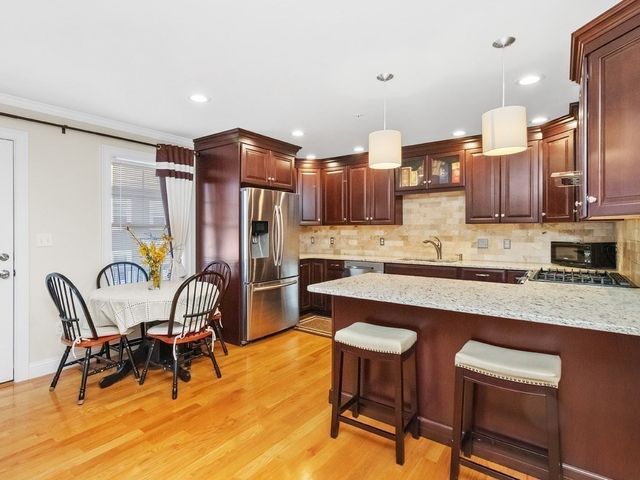 172 Bright Street 3, Waltham, MA 02453