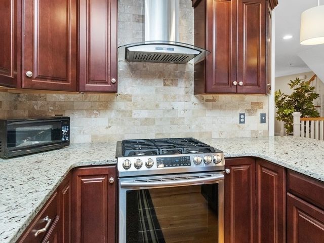 172 Bright Street 3, Waltham, MA 02453