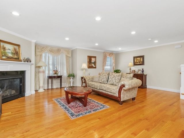 172 Bright Street 3, Waltham, MA 02453