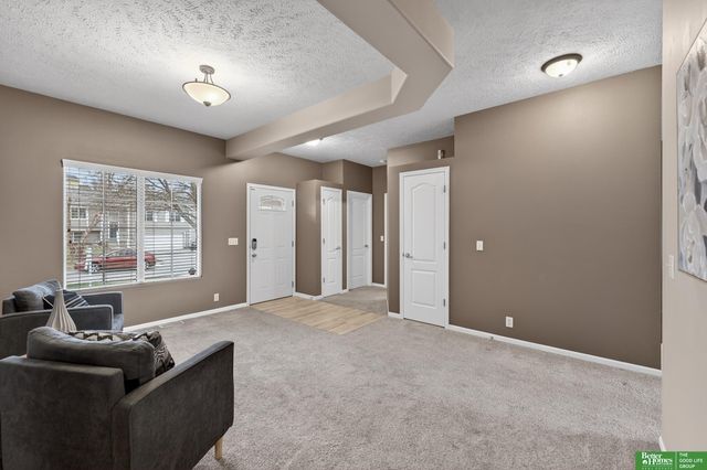 6707 N 148th Street, Omaha, NE 68116