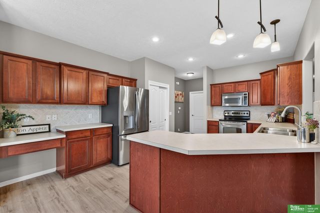 6707 N 148th Street, Omaha, NE 68116