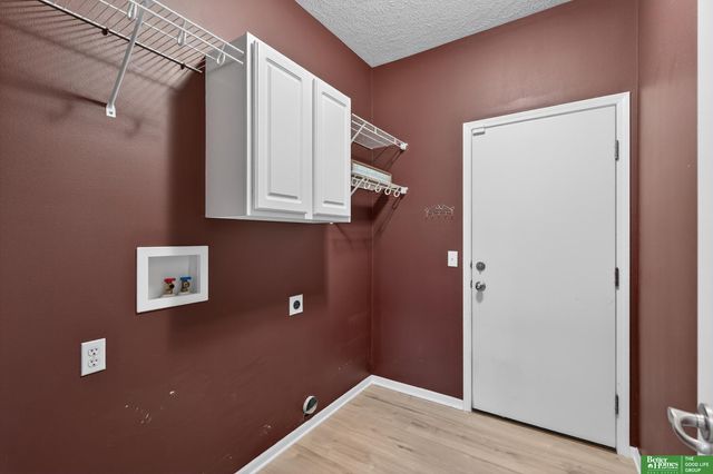 6707 N 148th Street, Omaha, NE 68116