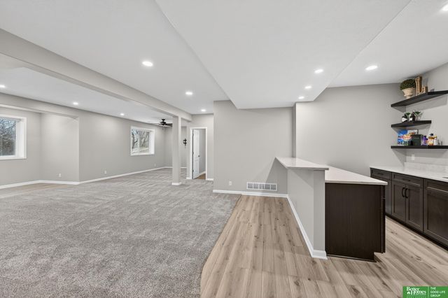 6707 N 148th Street, Omaha, NE 68116