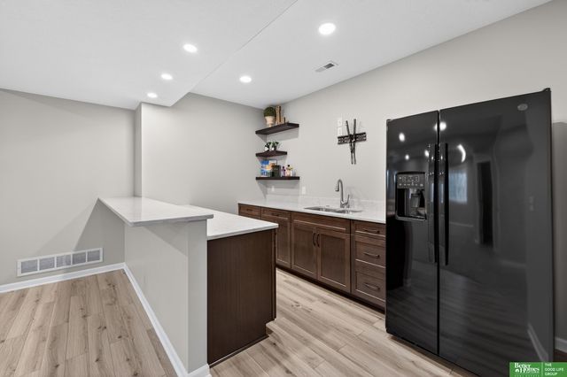 6707 N 148th Street, Omaha, NE 68116