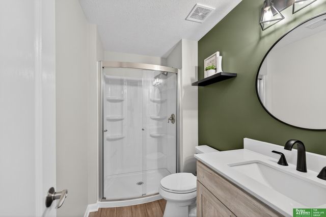 6707 N 148th Street, Omaha, NE 68116