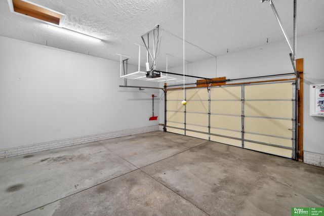 6707 N 148th Street, Omaha, NE 68116