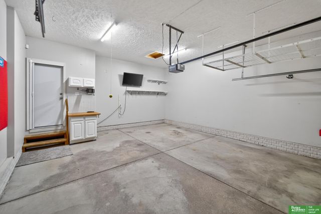 6707 N 148th Street, Omaha, NE 68116