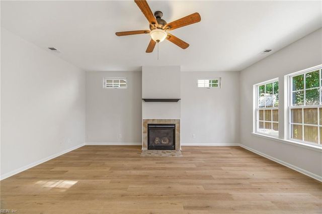 4126 River Breeze CIR, Chesapeake, VA 23321