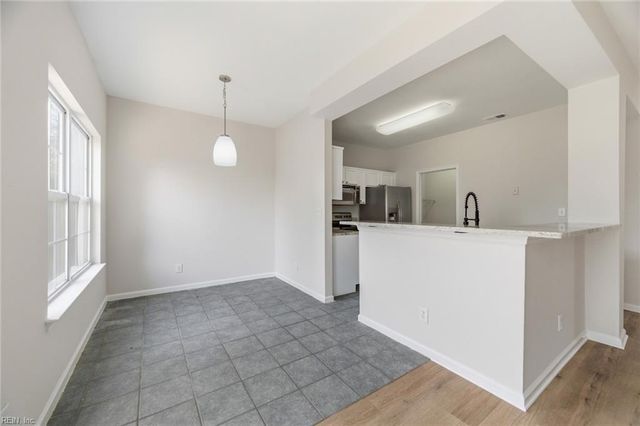 4126 River Breeze CIR, Chesapeake, VA 23321