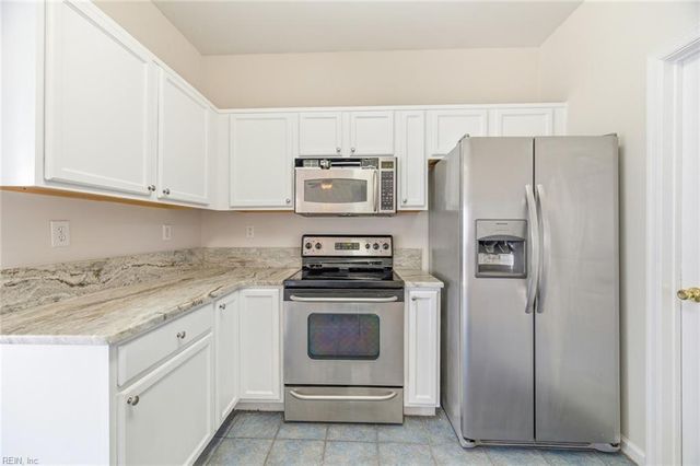 4126 River Breeze CIR, Chesapeake, VA 23321