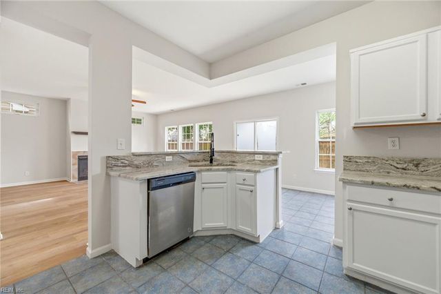 4126 River Breeze CIR, Chesapeake, VA 23321