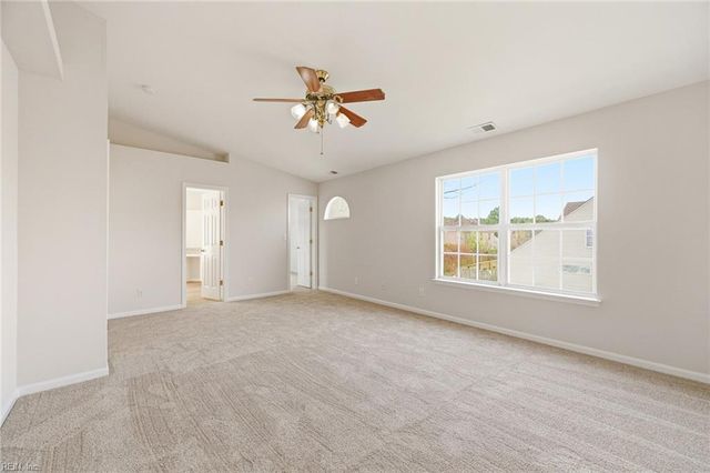 4126 River Breeze CIR, Chesapeake, VA 23321