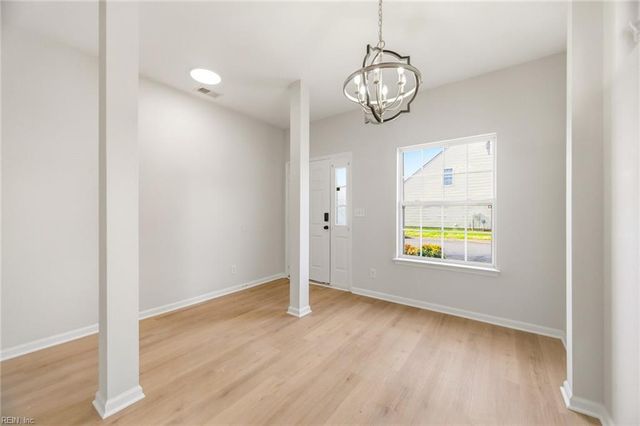 4126 River Breeze CIR, Chesapeake, VA 23321