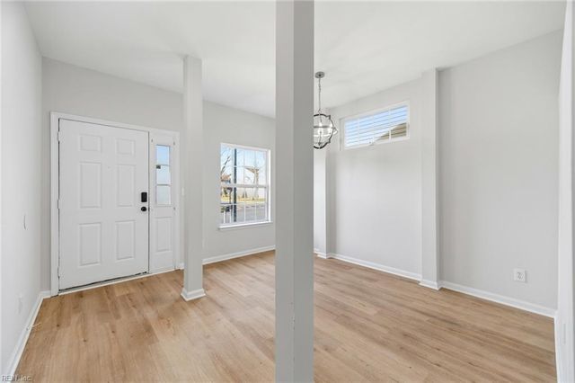 4126 River Breeze CIR, Chesapeake, VA 23321