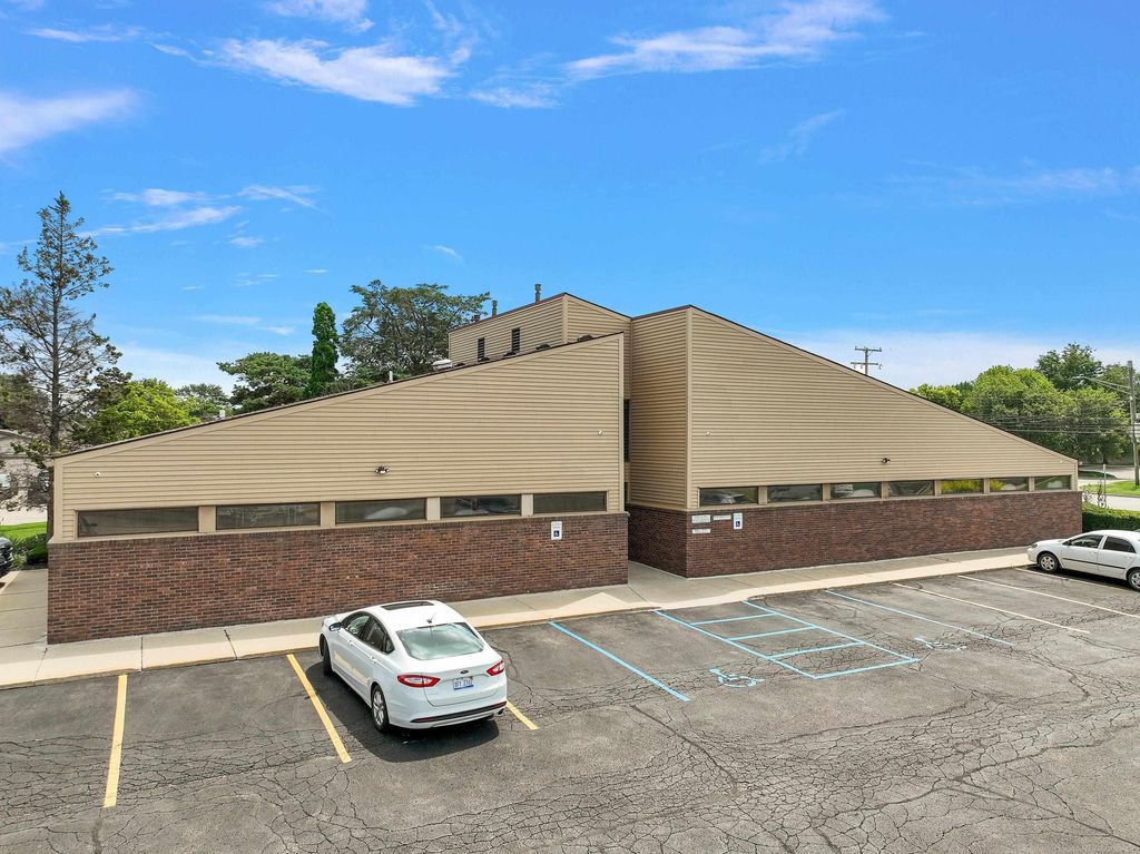 9001 15 Mile Road, Sterling Heights, MI 48312