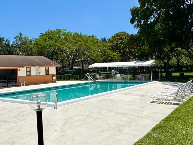 5981 Vía Vermilya 208, Lantana, FL 33462