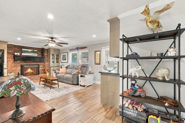 602 Renaldo Street, Dickinson, TX 77539
