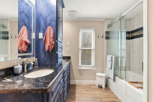 602 Renaldo Street, Dickinson, TX 77539