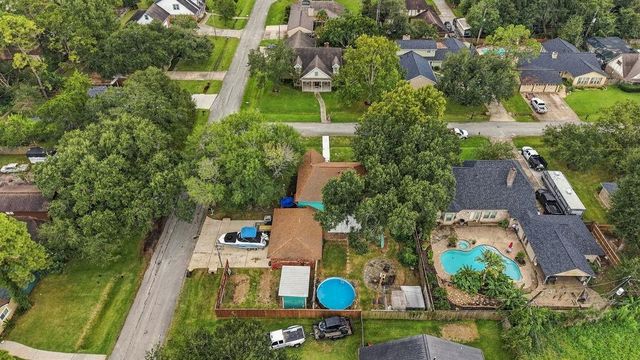 602 Renaldo Street, Dickinson, TX 77539