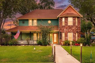 602 Renaldo Street, Dickinson, TX 77539