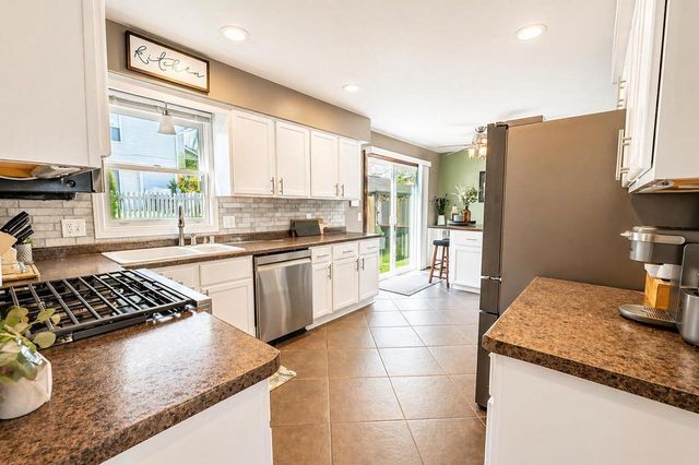 1148 Riverbend DRIVE, Hartford, WI 53027