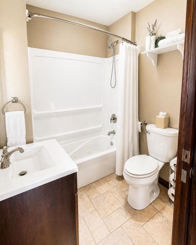 1148 Riverbend DRIVE, Hartford, WI 53027