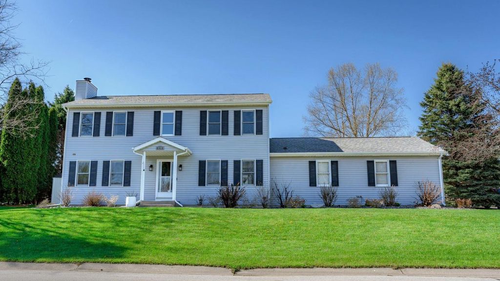 1148 Riverbend DRIVE, Hartford, WI 53027