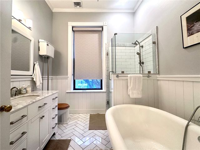 10 Young Street 2, Newport, RI 02840