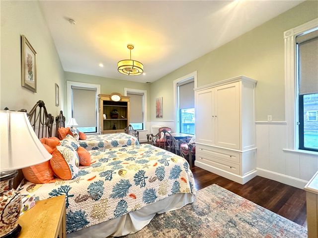 10 Young Street 2, Newport, RI 02840