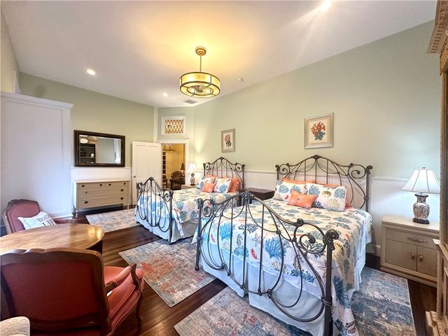 10 Young Street 2, Newport, RI 02840