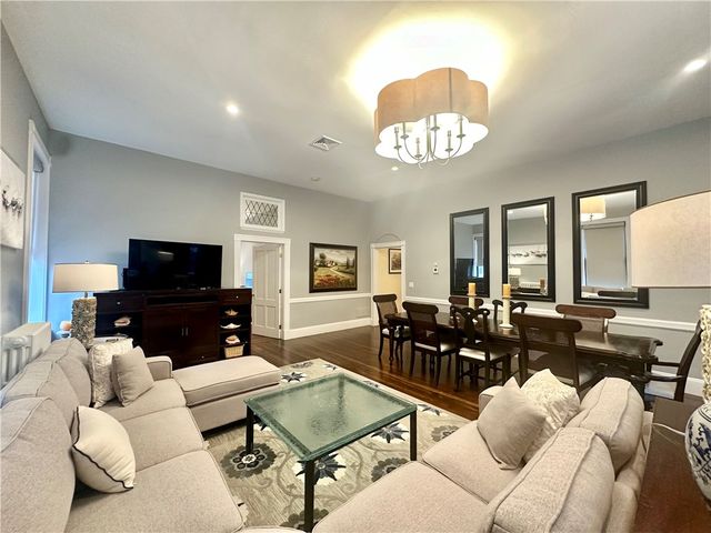 10 Young Street 2, Newport, RI 02840
