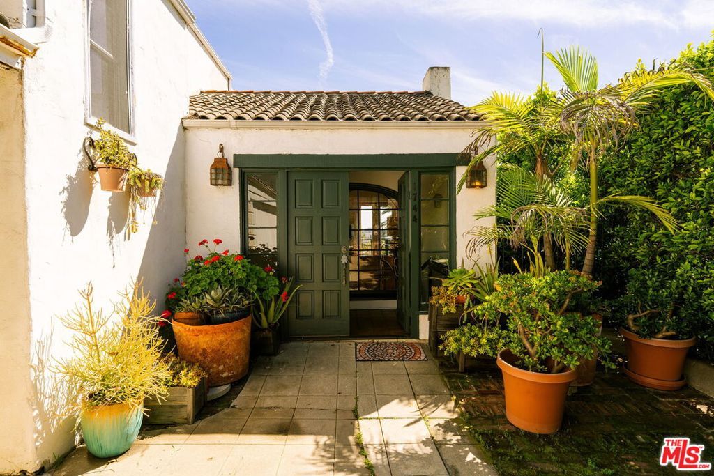 1744 Webster Avenue, Los Angeles, CA 90026 — photo 3