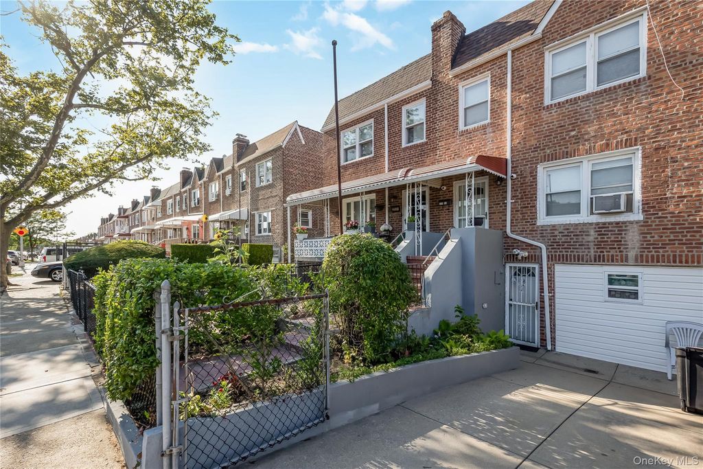 22533 Murdock Avenue, Cambria Heights, NY 11429 — photo 2