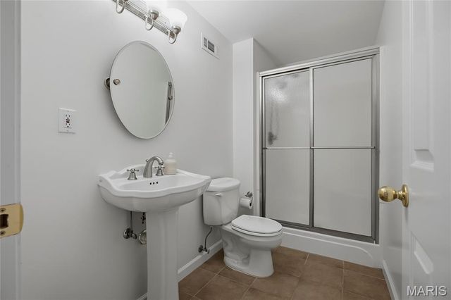 9333 Lincoln Drive, Sunset Hills, MO 63127