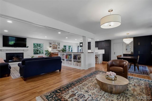 9333 Lincoln Drive, Sunset Hills, MO 63127